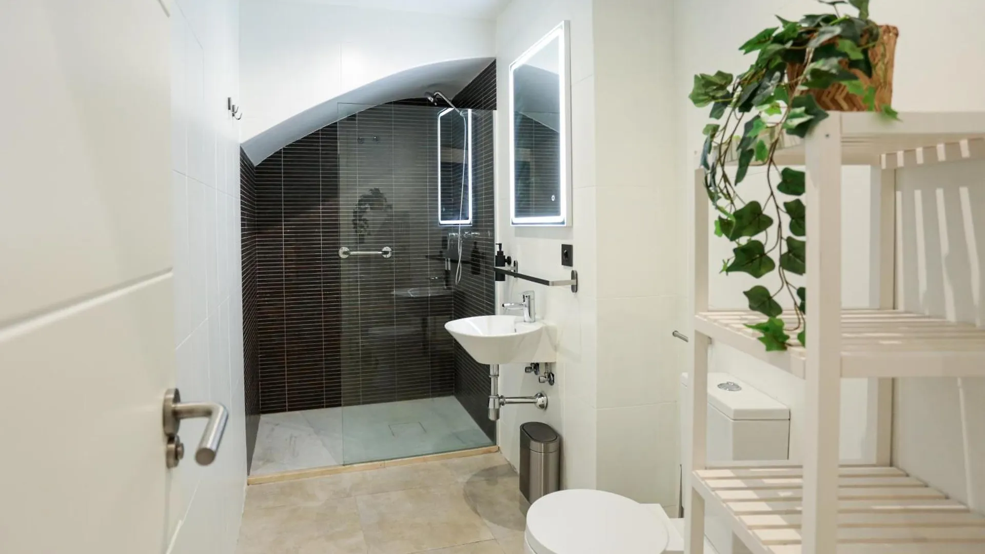 Monkeys Apartments Cervantes Sevilla