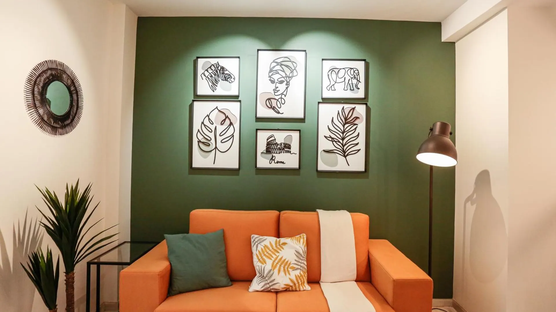 Monkeys Apartments Cervantes Seville