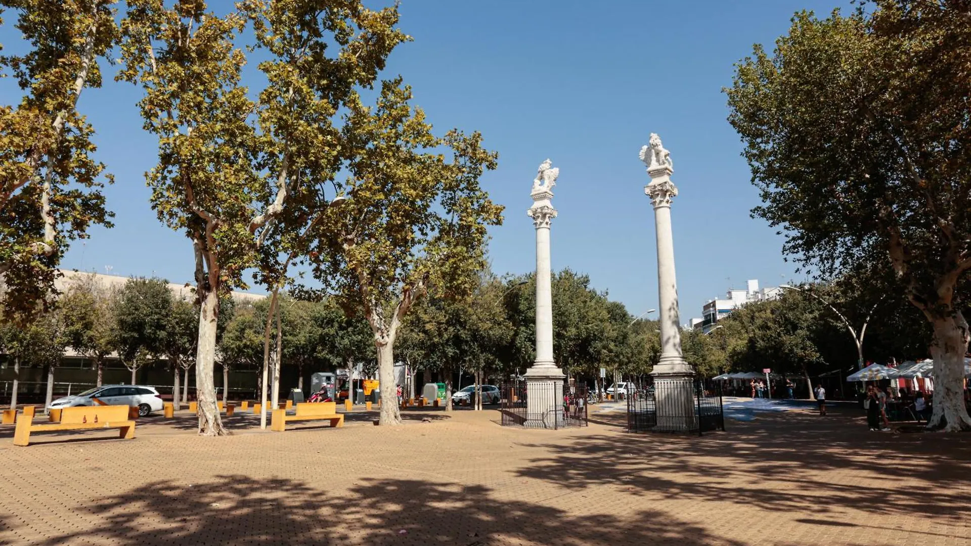 Monkeys Apartments Cervantes Seville Spain