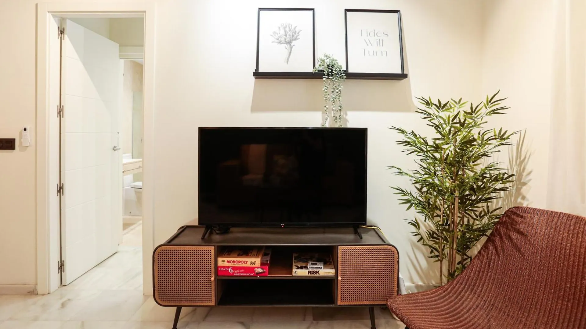Monkeys Apartments Cervantes Seville